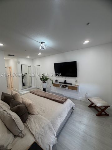 10300 NW 66th St, Doral, FL 33178