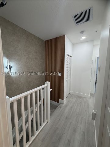 10300 NW 66th St, Doral, FL 33178