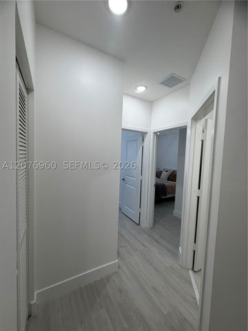 10300 NW 66th St, Doral, FL 33178