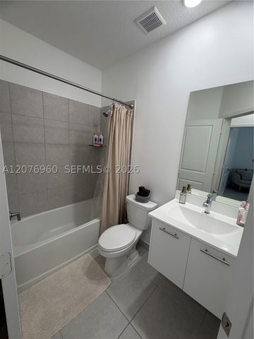 10300 NW 66th St, Doral, FL 33178