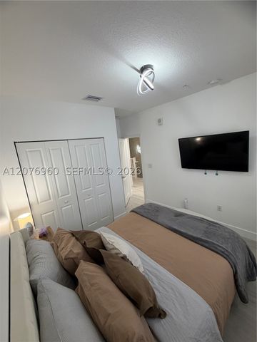 10300 NW 66th St, Doral, FL 33178