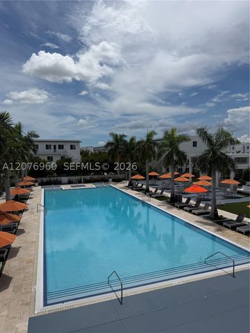 10300 NW 66th St, Doral, FL 33178