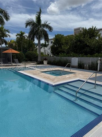 10300 NW 66th St, Doral, FL 33178