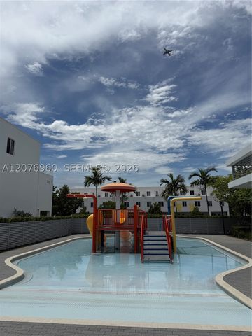 10300 NW 66th St, Doral, FL 33178