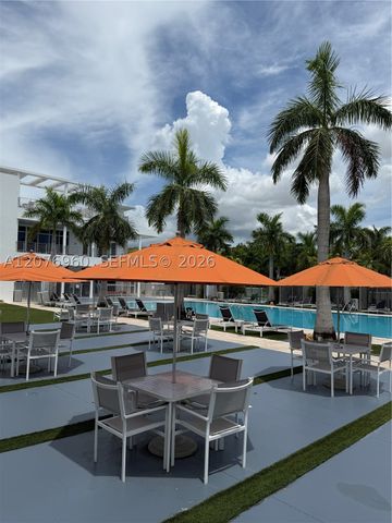 10300 NW 66th St, Doral, FL 33178