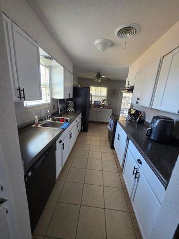 703 Steele Drive, Spearman, TX 79081