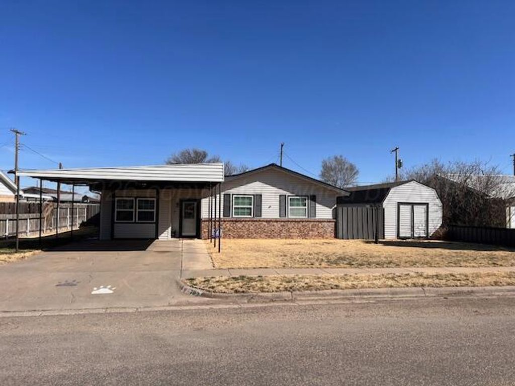 703 Steele Drive, Spearman, TX 79081