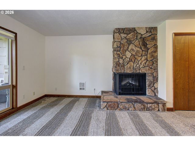 2363 40TH Ave, Longview, WA 98632