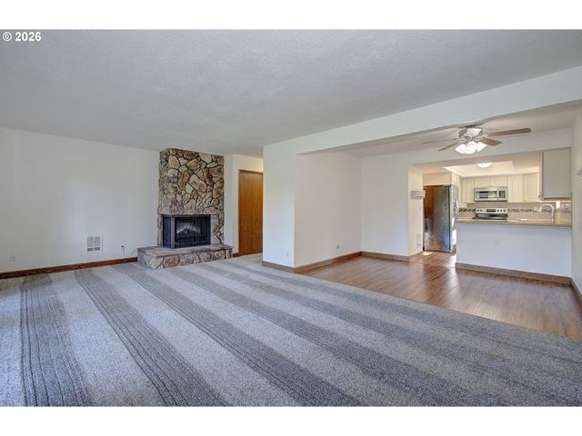 2363 40TH Ave, Longview, WA 98632