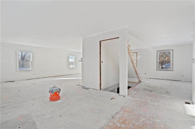 9647 Lee Boulevard, Leawood, KS 66206