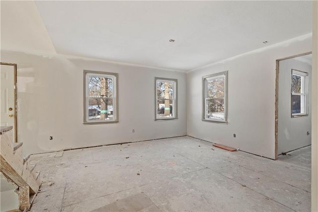 9647 Lee Boulevard, Leawood, KS 66206