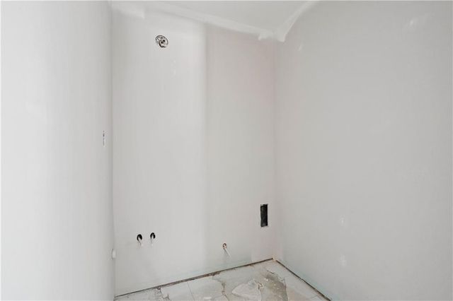 9647 Lee Boulevard, Leawood, KS 66206