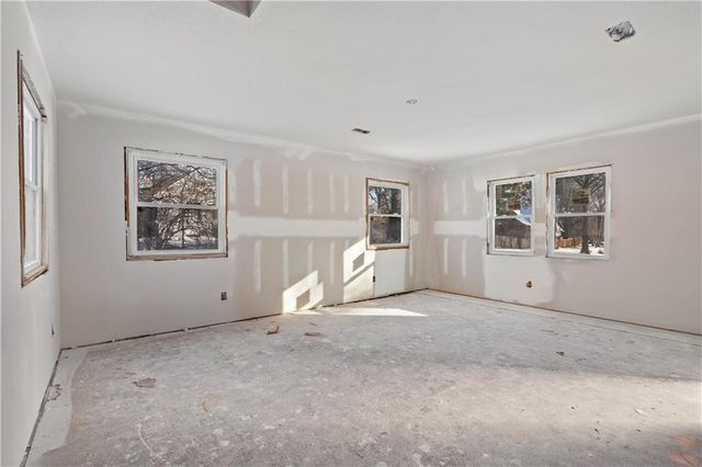 9647 Lee Boulevard, Leawood, KS 66206