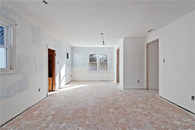 9647 Lee Boulevard, Leawood, KS 66206