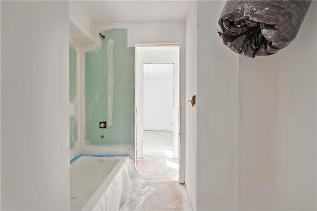 9647 Lee Boulevard, Leawood, KS 66206