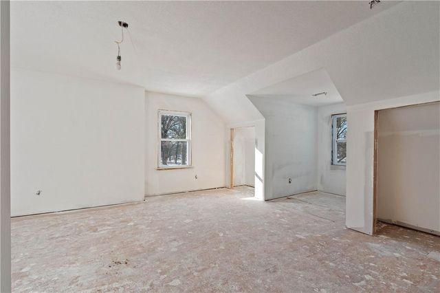 9647 Lee Boulevard, Leawood, KS 66206