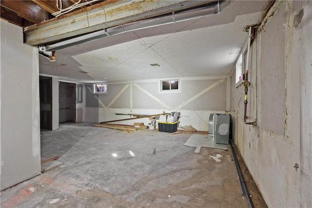 9647 Lee Boulevard, Leawood, KS 66206