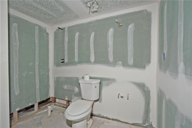 9647 Lee Boulevard, Leawood, KS 66206