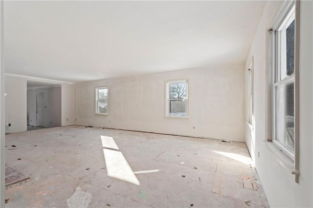 9647 Lee Boulevard, Leawood, KS 66206