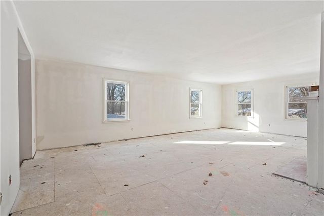 9647 Lee Boulevard, Leawood, KS 66206