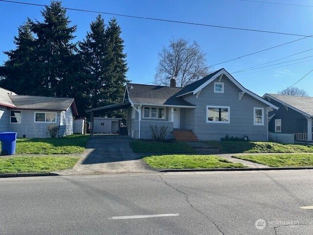 402 S 4TH Avenue, Kelso, WA 98626