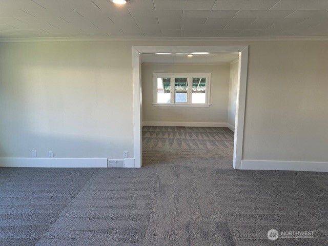 402 S 4TH Avenue, Kelso, WA 98626