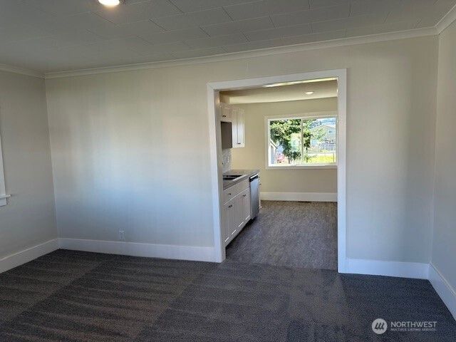 402 S 4TH Avenue, Kelso, WA 98626