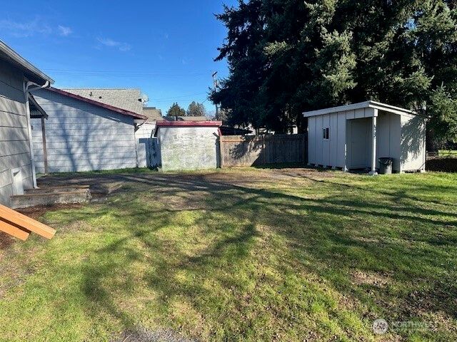 402 S 4TH Avenue, Kelso, WA 98626