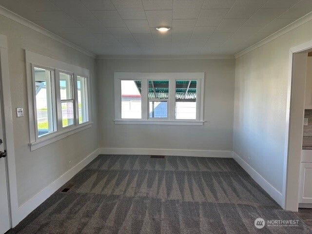 402 S 4TH Avenue, Kelso, WA 98626