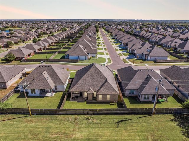 15801 Capri Lane, Edmond, OK 73013