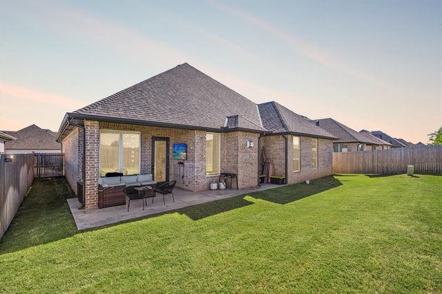 15801 Capri Lane, Edmond, OK 73013
