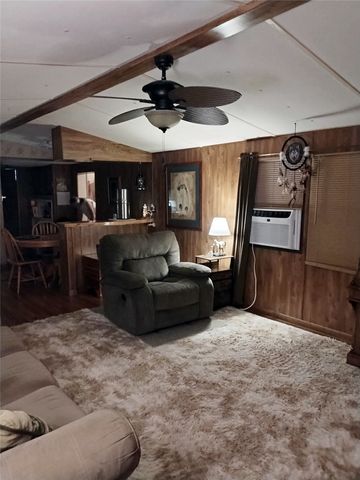 305 6th Street, Flippin, AR 72634