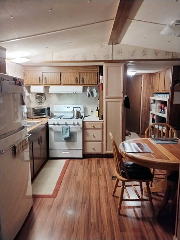 305 6th Street, Flippin, AR 72634