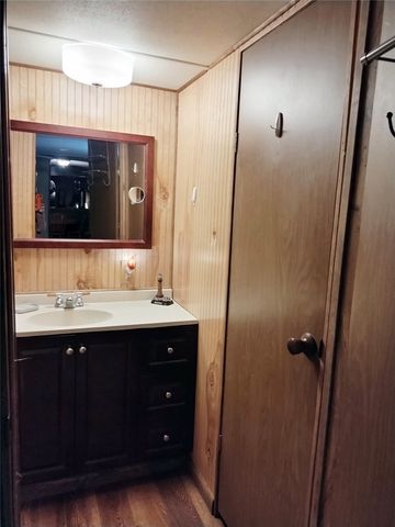 305 6th Street, Flippin, AR 72634