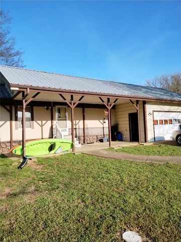 305 6th Street, Flippin, AR 72634