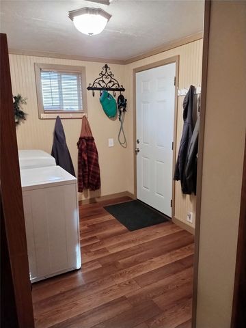 305 6th Street, Flippin, AR 72634