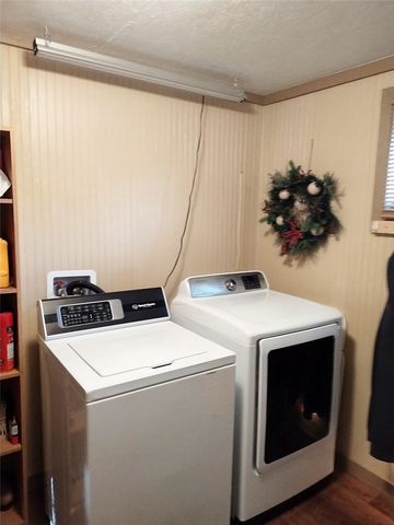 305 6th Street, Flippin, AR 72634