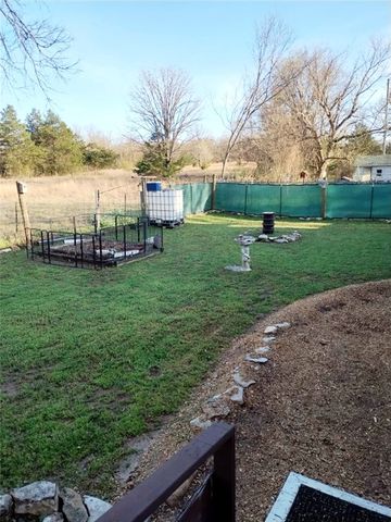 305 6th Street, Flippin, AR 72634