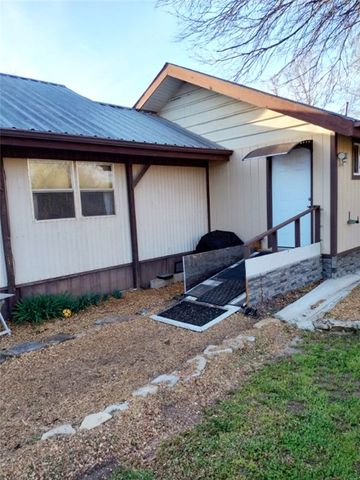 305 6th Street, Flippin, AR 72634