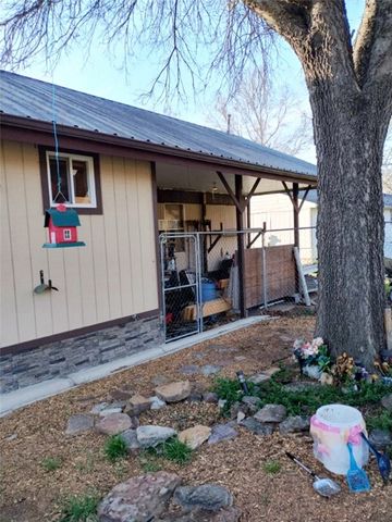 305 6th Street, Flippin, AR 72634