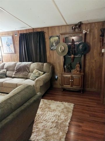 305 6th Street, Flippin, AR 72634