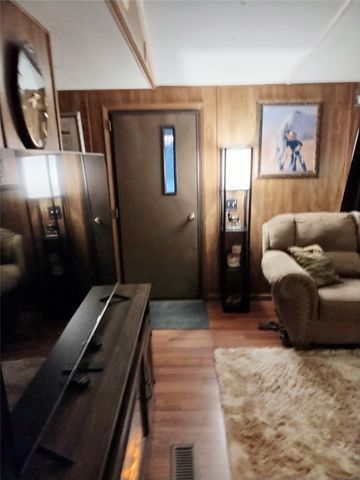 305 6th Street, Flippin, AR 72634