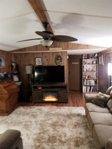 305 6th Street, Flippin, AR 72634