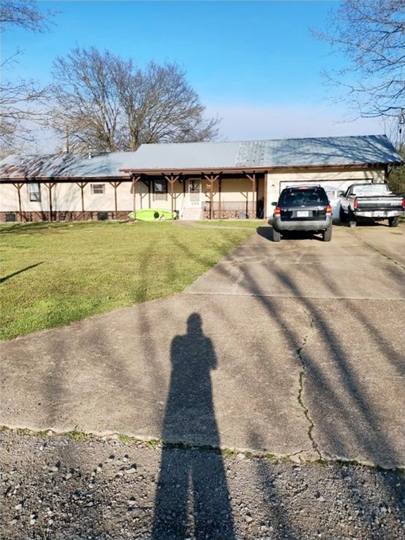 305 6th Street, Flippin, AR 72634