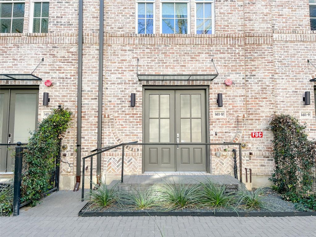 1411 Town Creek DR 10, Austin, TX 78741