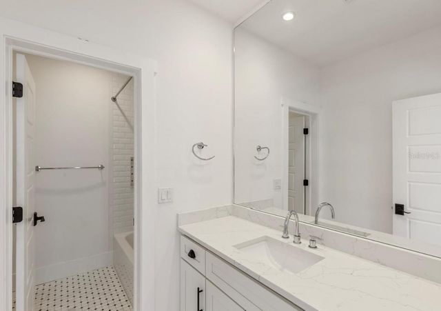 214 E FLORIBRASKA AVENUE, Tampa, FL 33603