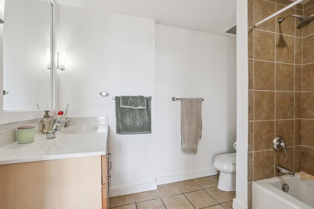 711 W 26th ST 704, Austin, TX 78705