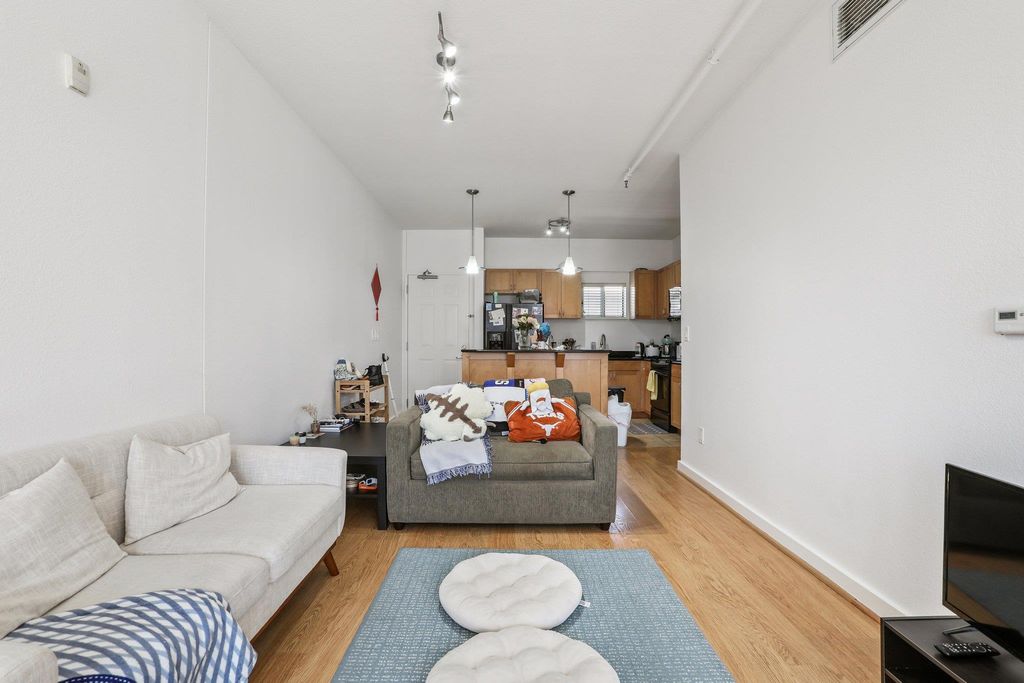 711 W 26th ST 704, Austin, TX 78705