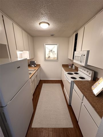 4639 Williams Road 105, Benbrook, TX 76116