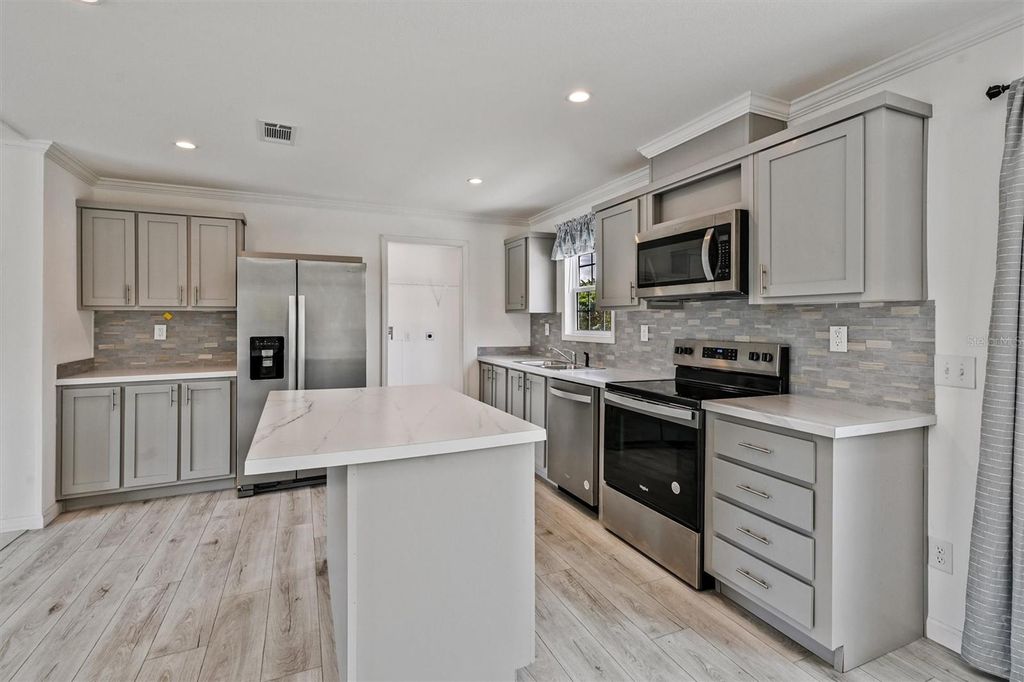 Image 12 of property listing at 1770 TUCKER LANE, North Fort Myers, FL 33917